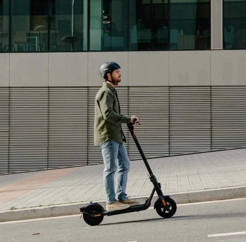 Segway - Ninebot Kickscooter F2 Pro E-Scooter