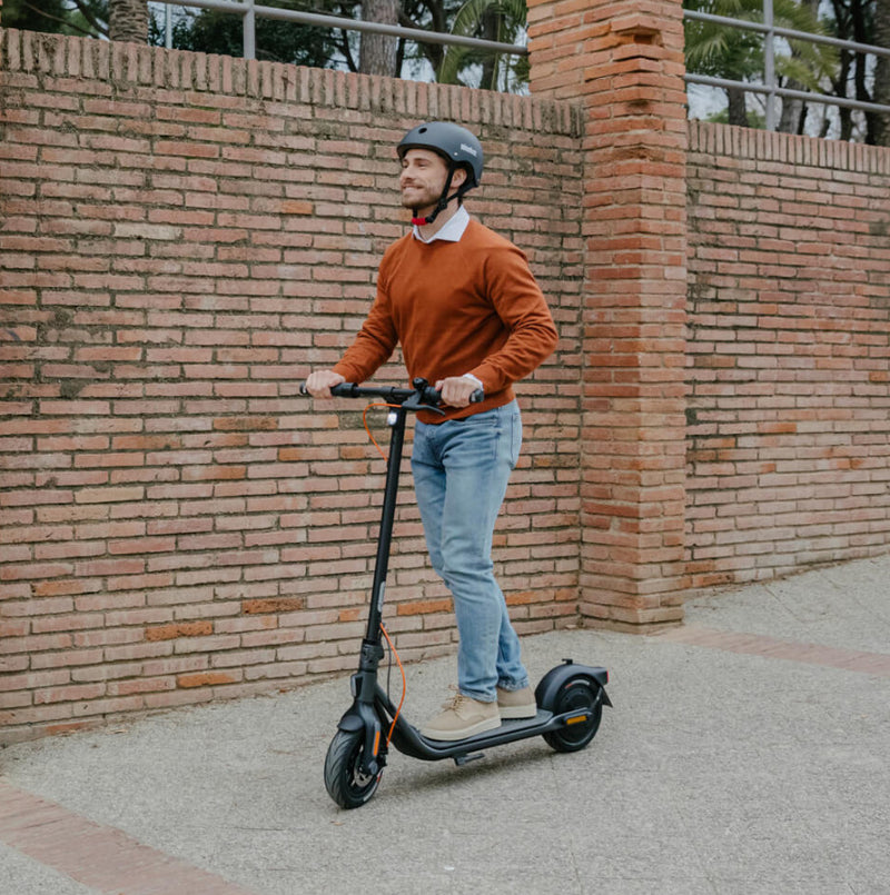 Segway - Ninebot Kickscooter F2 Plus E-Scooter